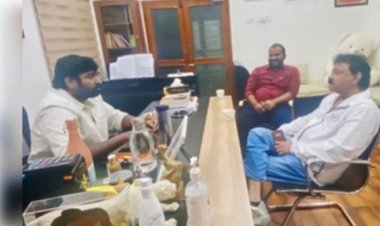 एक्टर विजय सेतुपति से मिले राम गोपाल वर्मा, कहा- असल जिंदगी में वह और भी अच्छे