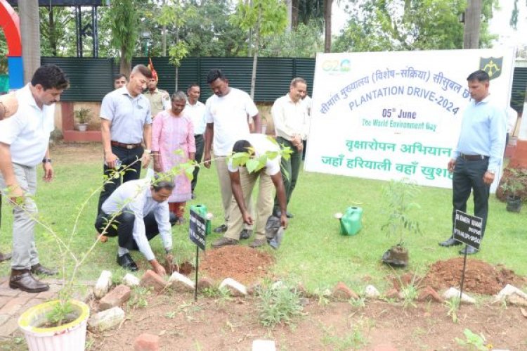 विश्व पर्यावरण दिवस पर सामरिक मुख्यालय में पौधारोपण