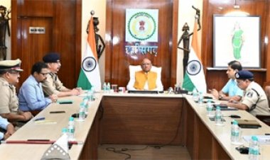 मुख्यमंत्री श्री विष्णु देव साय ने आज से देशभर में लागू हो रहे नवीन कानूनों पर आधारित पुस्तक का किया विमोचन