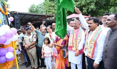 पुलिस परिवार के बच्चों को स्कूल आने जाने के लिए मिली बस की सुविधा