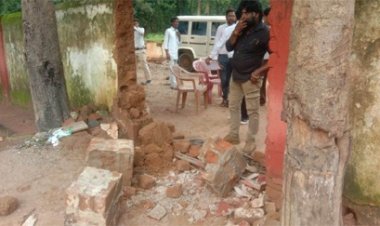 स्कूल की बउंड्रीवाल गिरने से पहली कक्षा की छात्रा की मौत