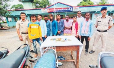 8 जुआरी गिरफ्तार