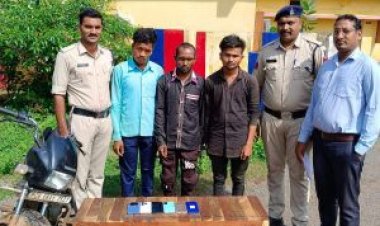 मोबाईल दुकान में चोरी के  3 आरोपी गिरफ्तार