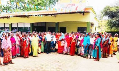 5 माह से राशन नहीं, शिकायत लेकर 300 महिलाएं पहुंचीं विधायक निवास