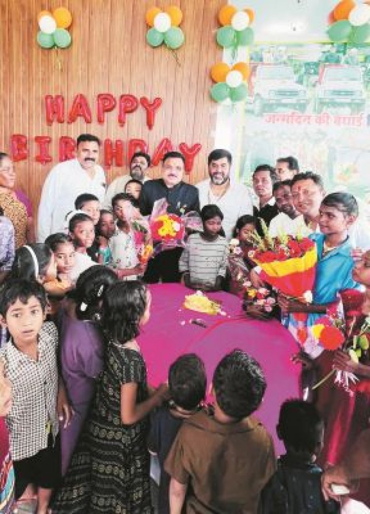 खल्लारी विधायक द्वारिकाधीश यादव को जन्मदिन की बधाई देने तांता