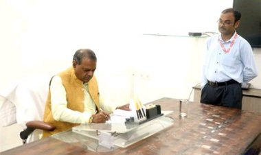 सामाजिक न्याय मंत्री श्री कुशवाह ने म.प्र. राज्य सामान्य वर्ग कल्याण आयोग के अध्यक्ष का कार्यभार ग्रहण किया