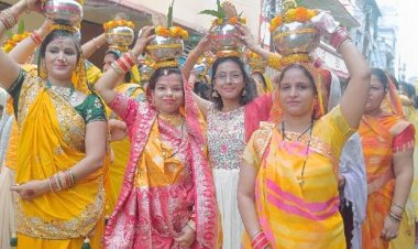 भोपाल के राजवंश कॉलोनी करोंद में श्रीमद्भावत कथा का शुभारंभ:धूमधाम से निकली कलश यात्रा, झूमे श्रद्धालु