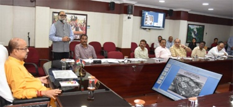 राजभवन के निर्माण कार्यों को समय सीमा में पूर्ण करने के निर्देश दिए राज्यपाल श्री डेका ने