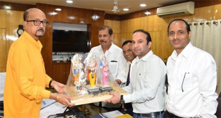 राज्यपाल श्री डेका से मैट्स यूनिवर्सिटी के कुलाधिपति ने की भेंट