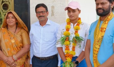 फौजी बनी सीहोर के सौंठी गांव की बेटी:वर्दी में देख मां की आंखों से छलके खुशी के आंसू; ग्रामीणों ने किया सम्मान