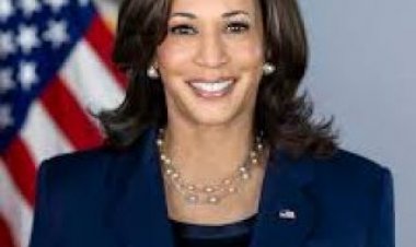 कमला हैरिस ने लोकतंत्र और कानून के शासन के लिए लड़ते रहने का संकल्प जताया