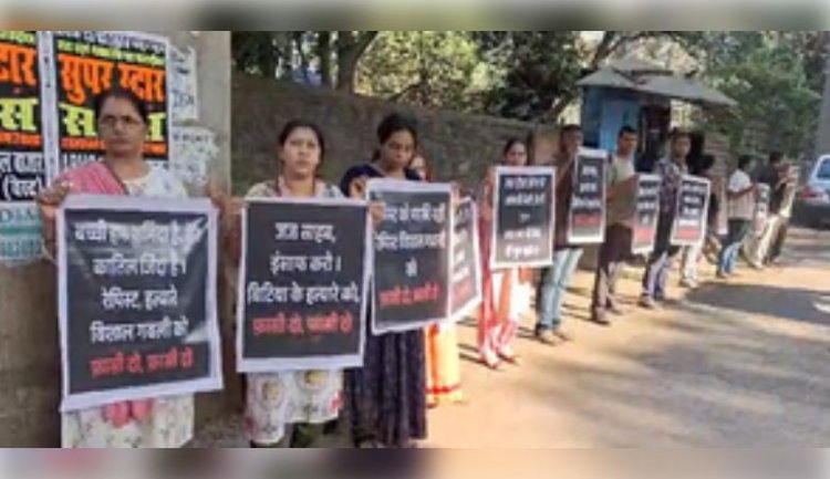 कल्याण दुष्कर्म-हत्या मामला, अदालत में पेशी से पहले जेल परिसर के बाहर विरोध प्रदर्शन