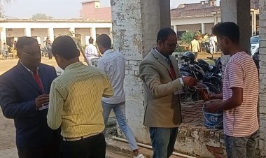 फतेहपुर में 114 केंद्रों पर यूपी बोर्ड परीक्षा शुरू:65 हजार से ज्यादा छात्र-छात्रा देंगे एग्जाम, 7 सचल दल की तैनाती