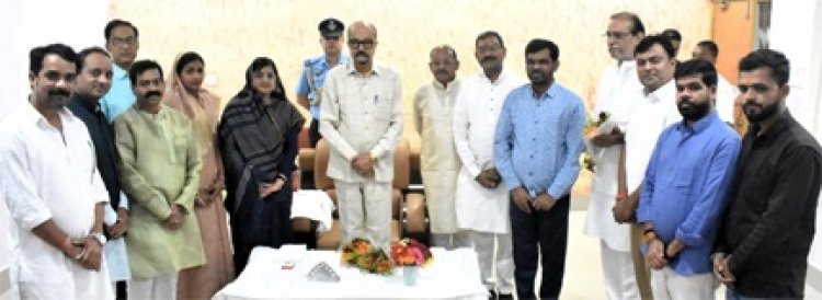 राज्यपाल रमेन डेका ने सर्किट हाउस बालोद में जनप्रतिनिधियों एवं विभिन्न संगठनों के प्रतिनिधियों से की मुलाकात