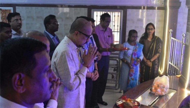 राज्यपाल रमेन डेका ने माँ गंगा मैय्या की पूजा-अर्चना कर राज्य की सुख, समृद्धि की कामना की