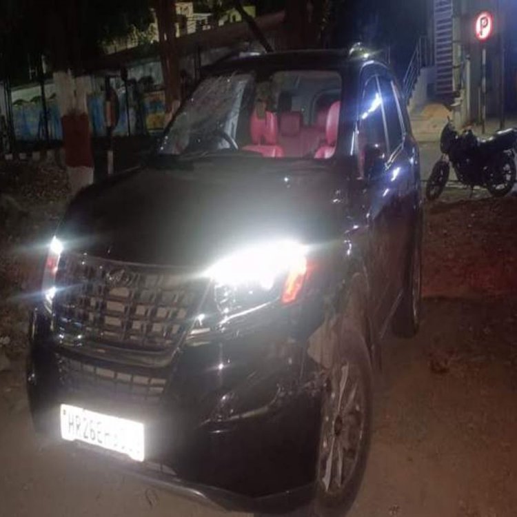 नशे में धुत युवक ने चार गाड़ियों को मारी टक्कर:गर्भवती महिला सवार कार भी चपेट में, घायल ड्राइवर को कराया भर्ती, कार जब्त