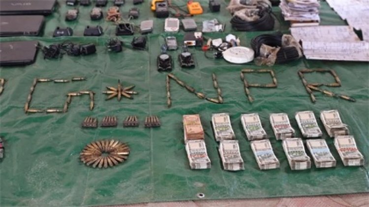 मुठभेड़ के बाद भागे माओवादी... डेरे से छह लाख नगद, 11 लैपटाप समेत हथियार मिले