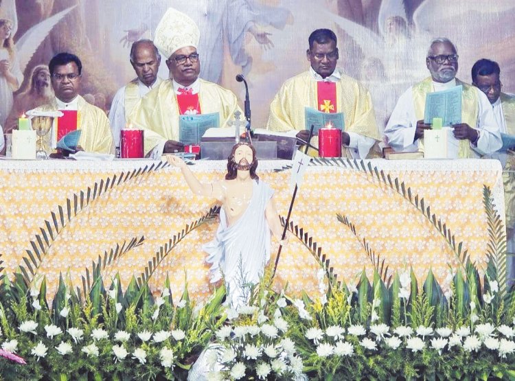 ईस्टर पर चर्चों में विशेष प्रार्थना