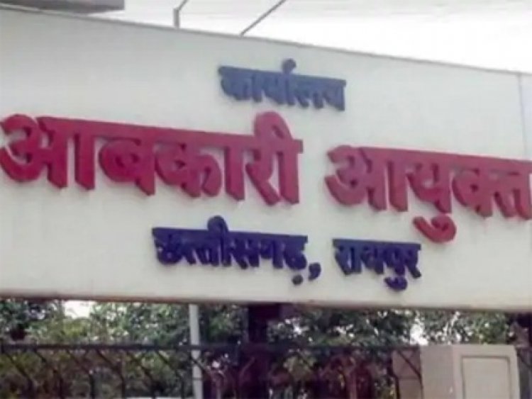 लास्टिक बोतल में शराब, एसोसिएशन ने नई नीति पर ऐतराज जताया