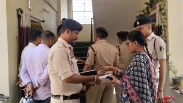 STF जवान की पत्नी और बेटे की निर्मम हत्या, दो बच्चियों की हालत गंभीर